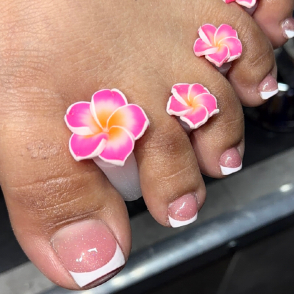 acrylic toes at RAWR NAILZ LLC in Arlington, WA
