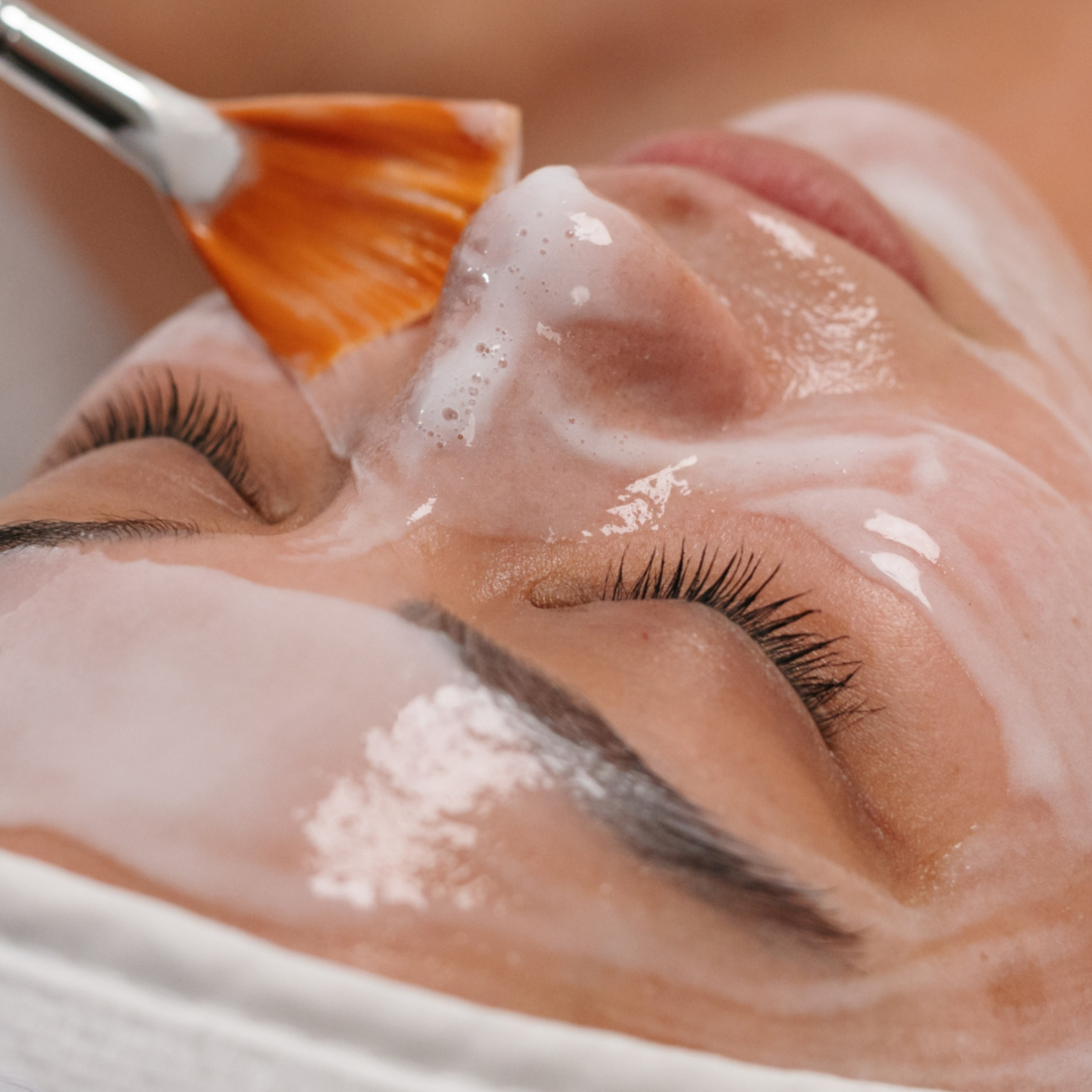Oxygen Lift Brightening Facial at Viride Wellness Spa in Carol Stream, IL