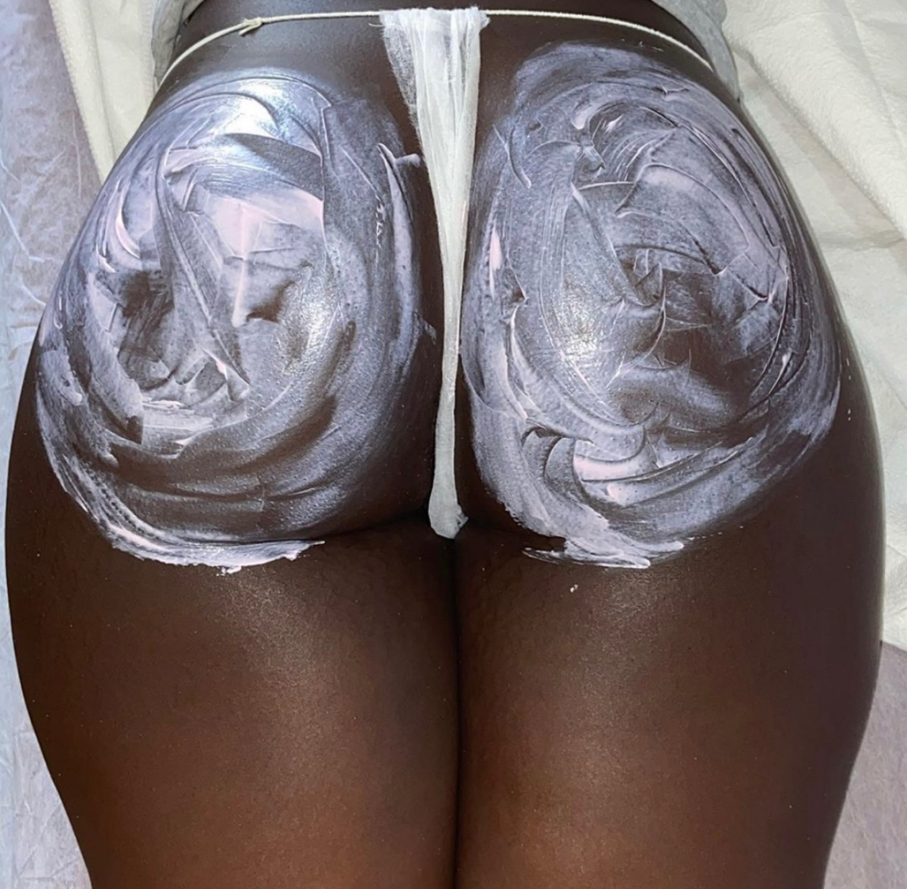 Kiss The Rear (Butt Facial)