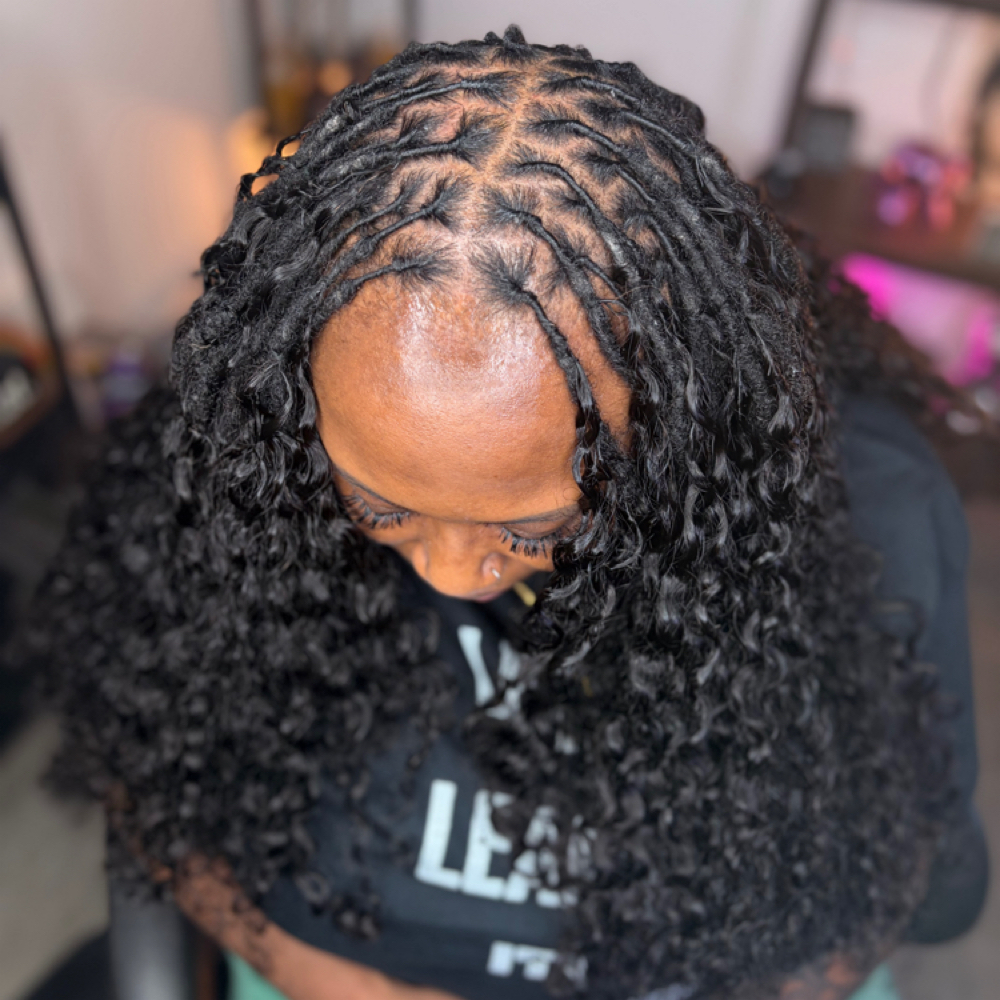 Retwist w/ Miracle Knots at Locd N KrownD in Chesapeake, VA
