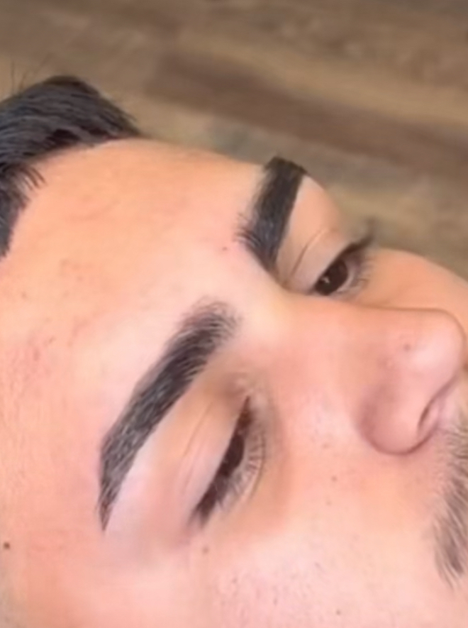 Eyebrow Shape Up