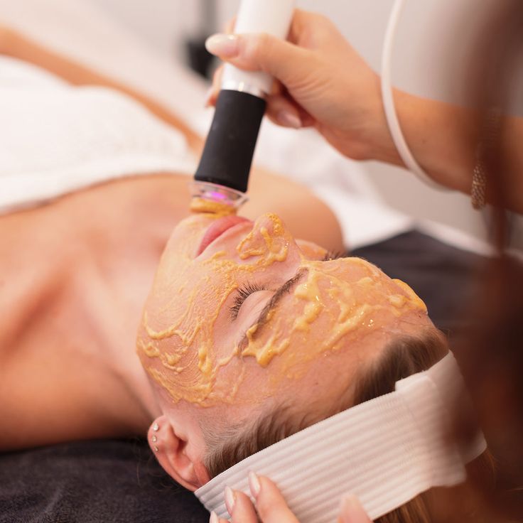 Oxyglow Facial at Lumiee Skincare Llc in Chicago, IL