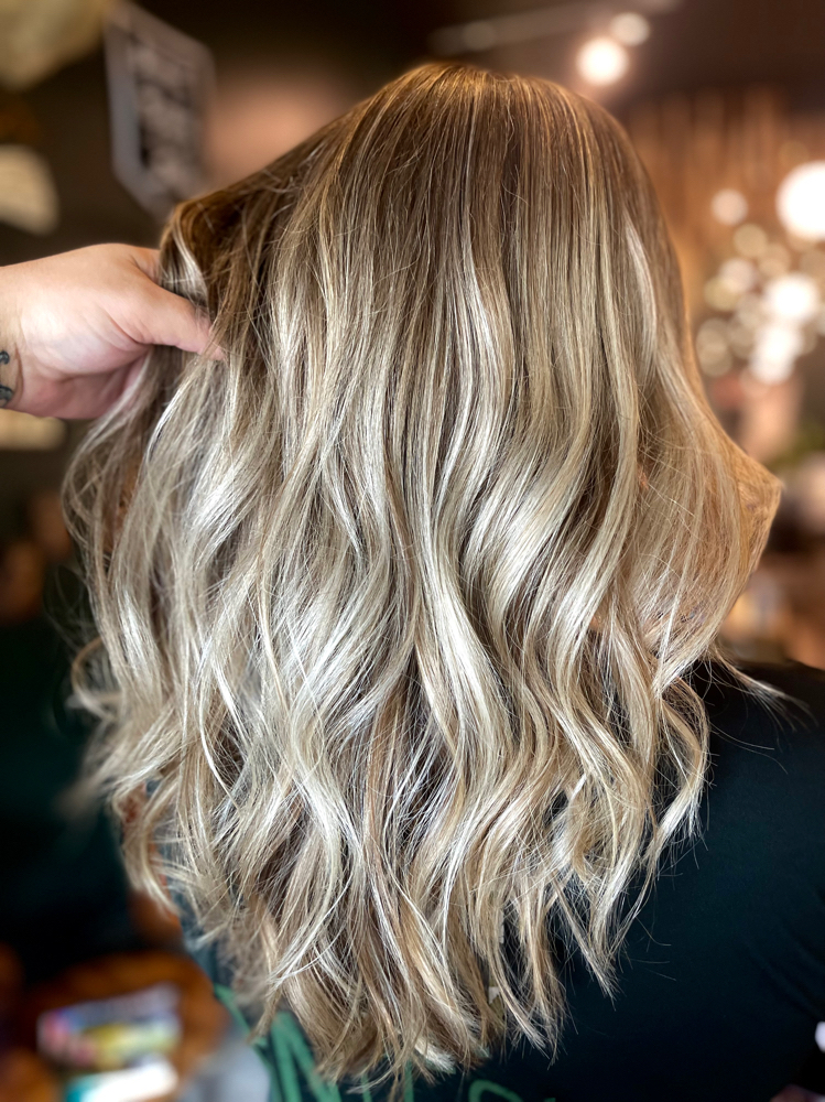 Full Highlights And Babylights at Before/After Beauty in Cincinnati, OH