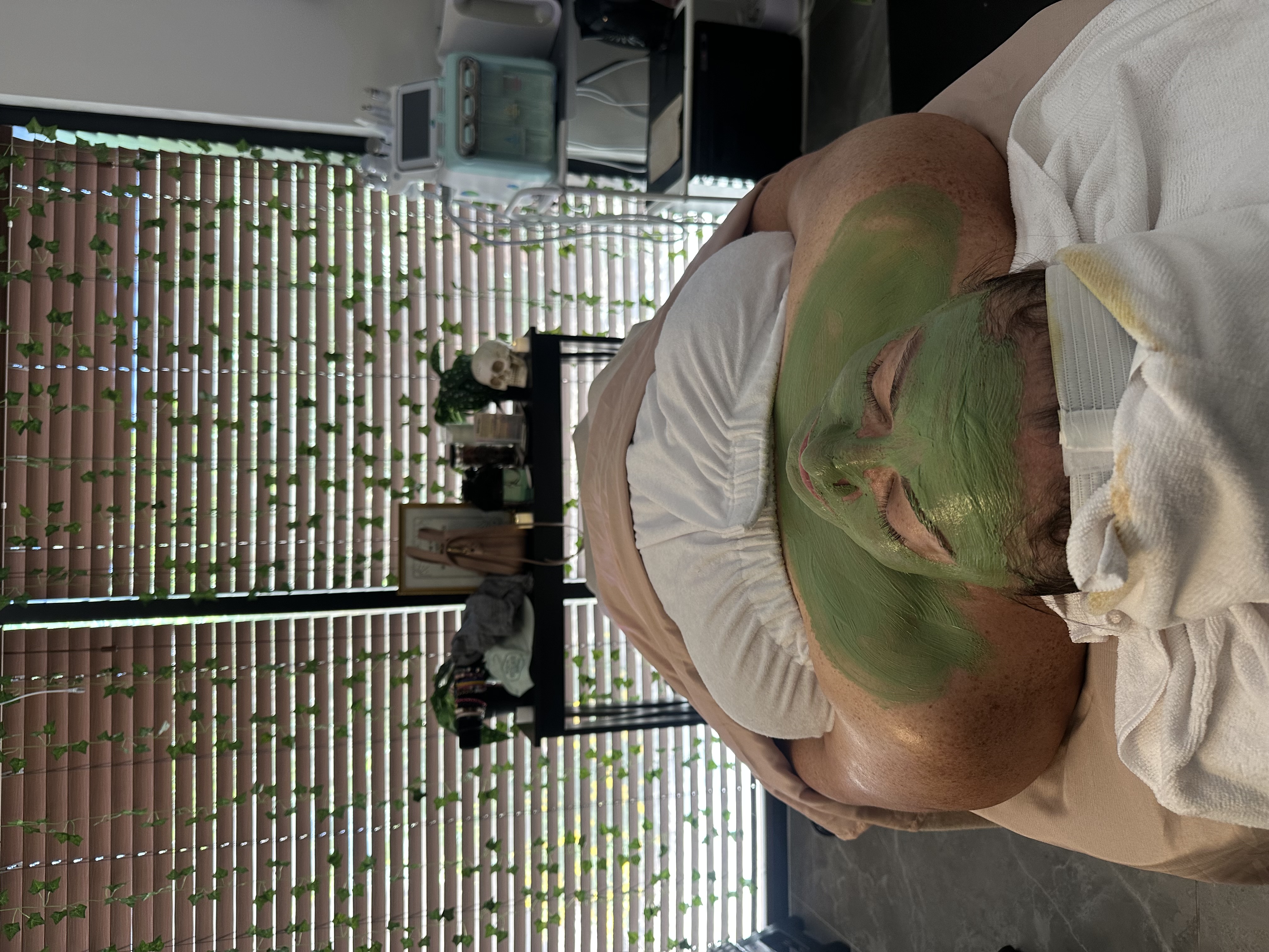 Ultimate Glow Up Facial (90 Mins)