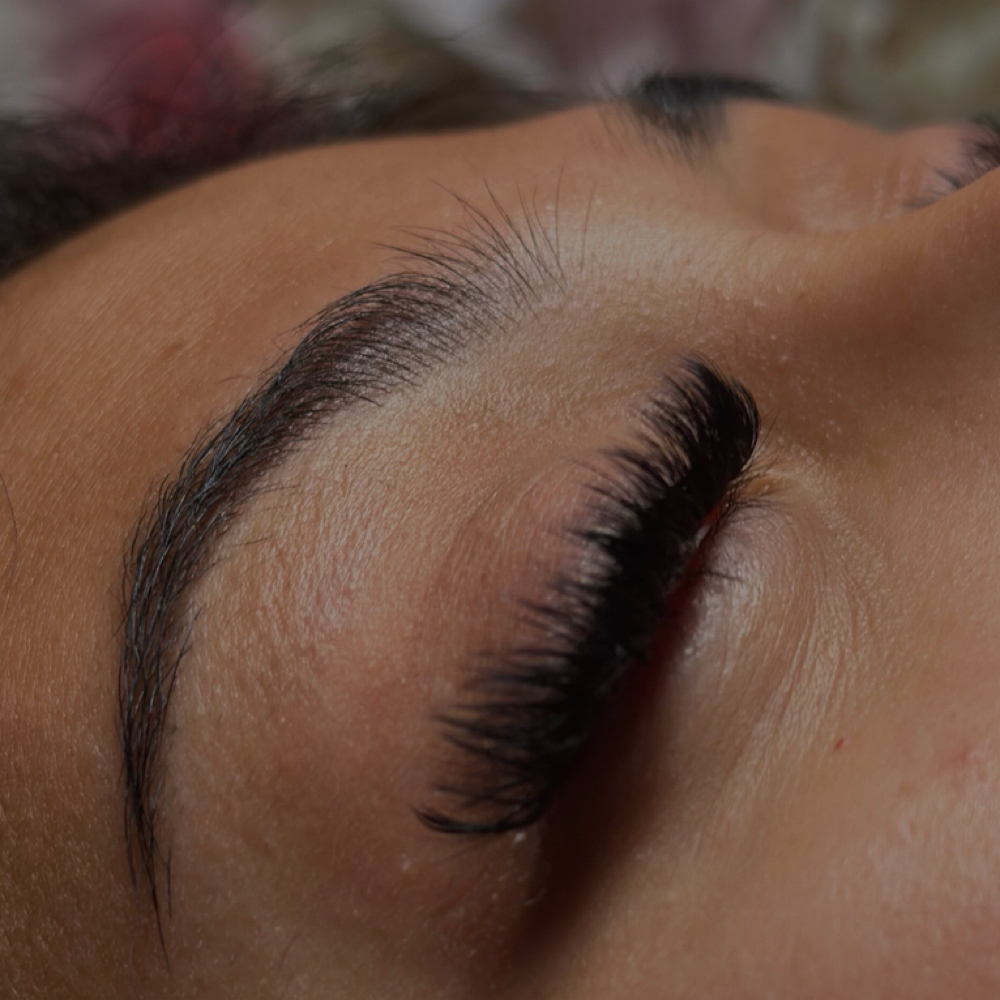 Any Lash Set - 2 Wk FILL at Valaiza Beauty LLC in Mankato, MN