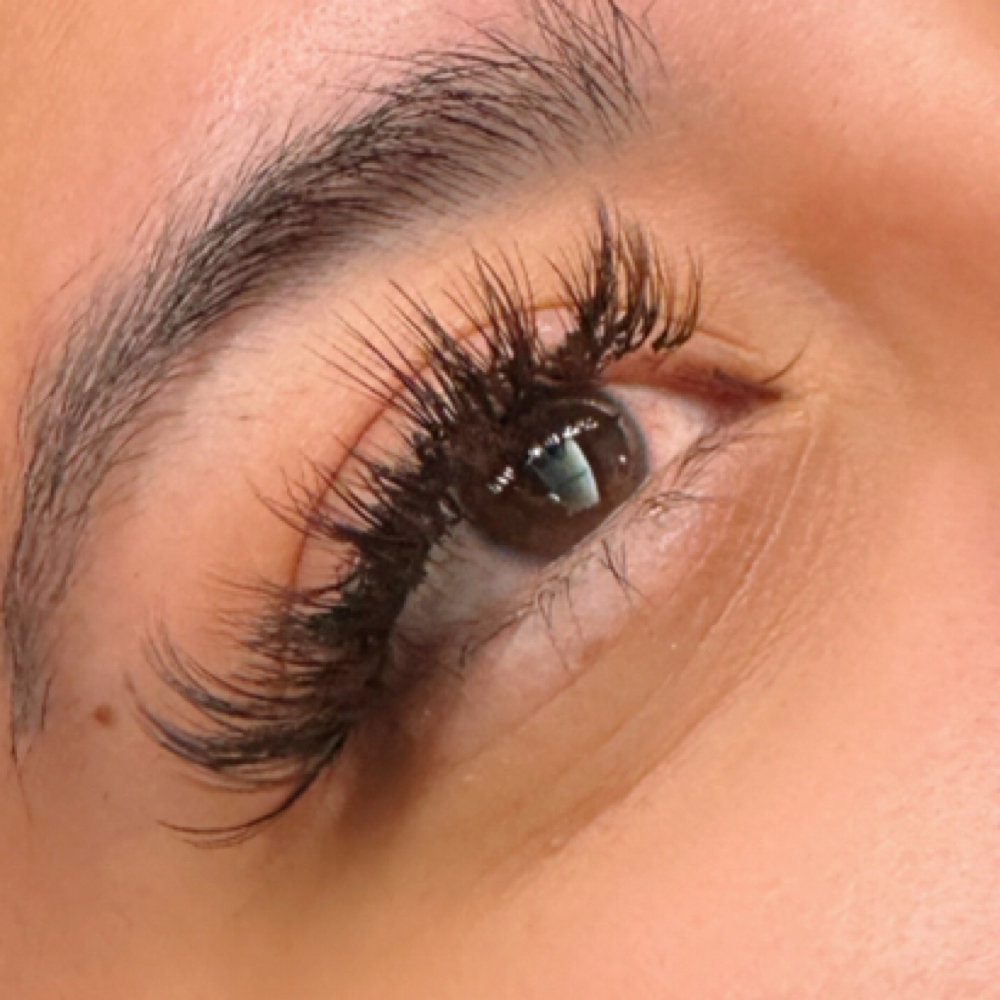 Hybrid Lash Full Set at Eva Esthetics in Lowell AR, AR