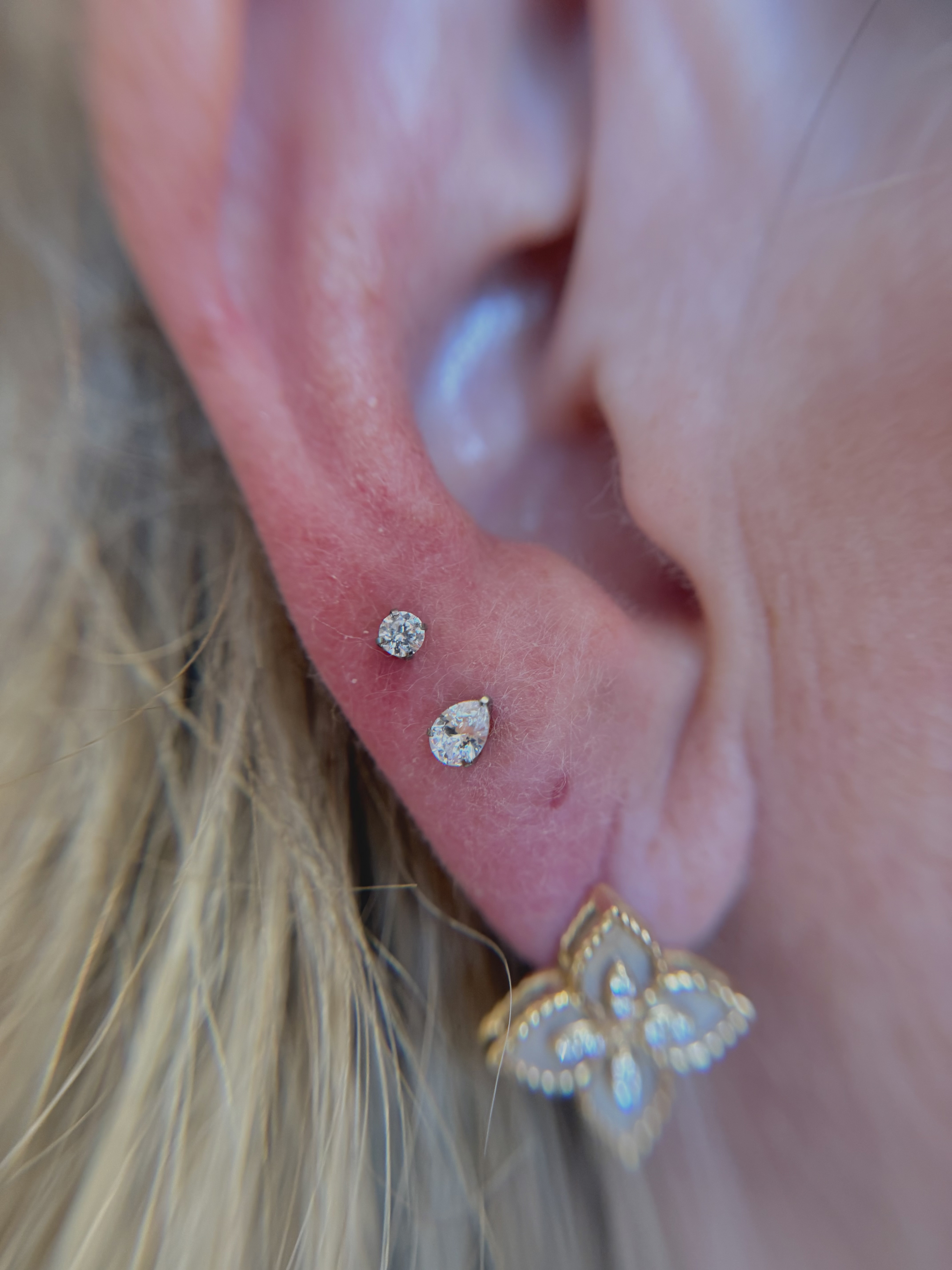 Earlobes Piercing