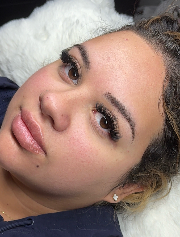 Volume Full Set at Intimate Lash Room LLC in Gary, IN
