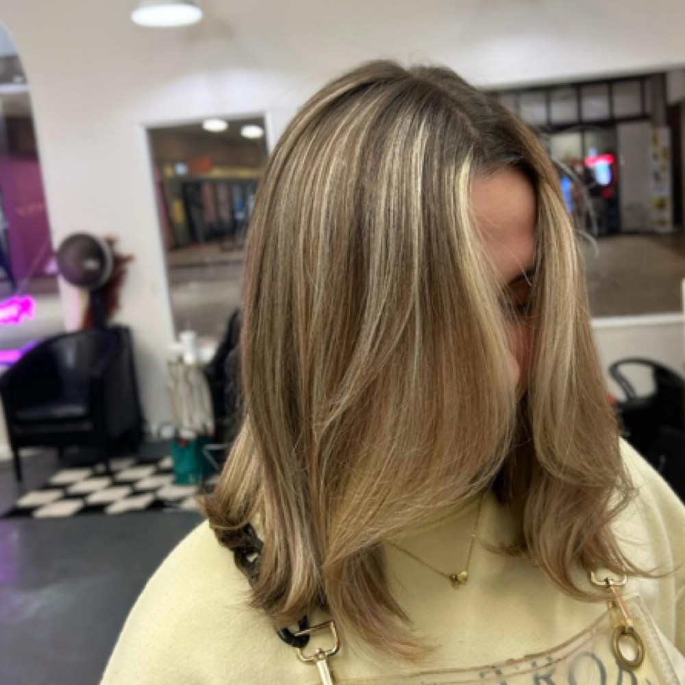 Gloss + Blowout at Jessica Smith in Laurel, MS