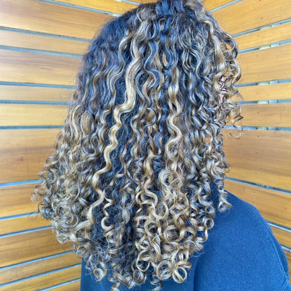 Curl Refresh at Glow & Mane Studio in Phoenix, AZ