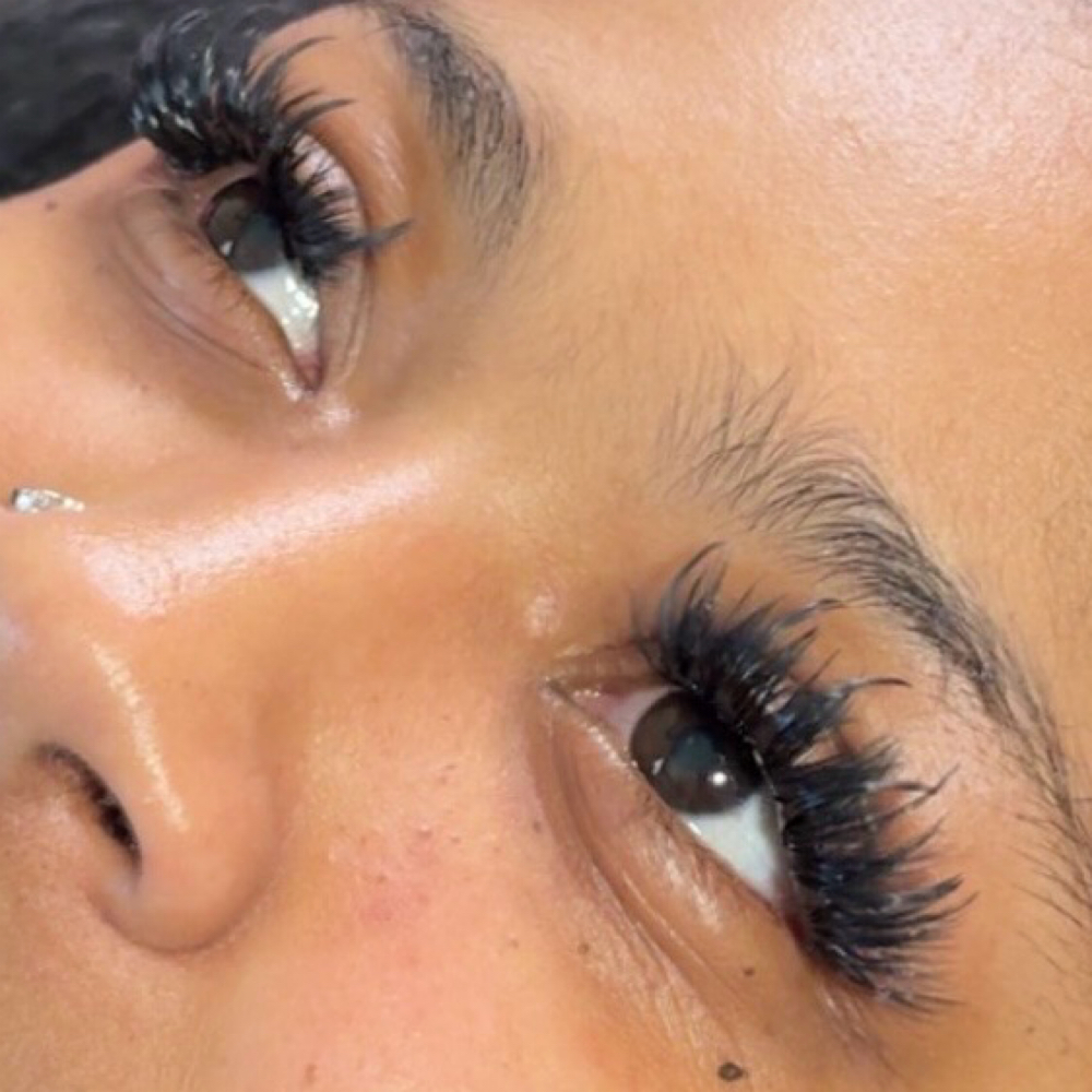 Eyelash Extensions Clusters at Winx by Kee in Memphis, TN