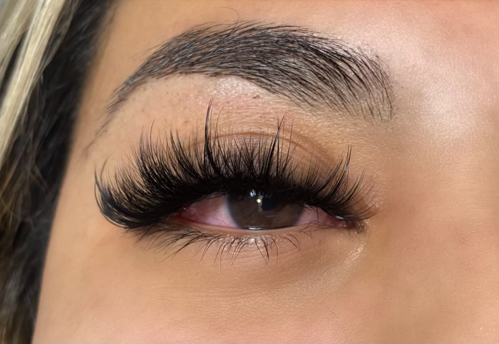 Custom Lash Extensions