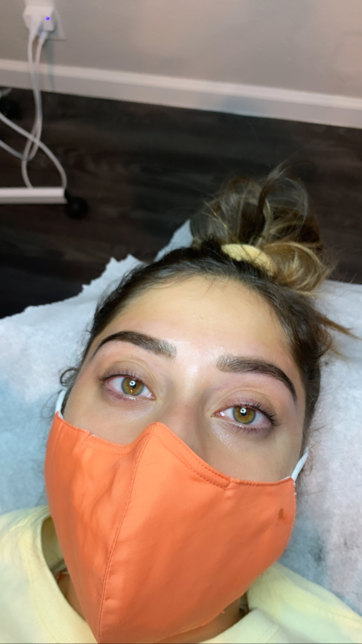 Brow tint