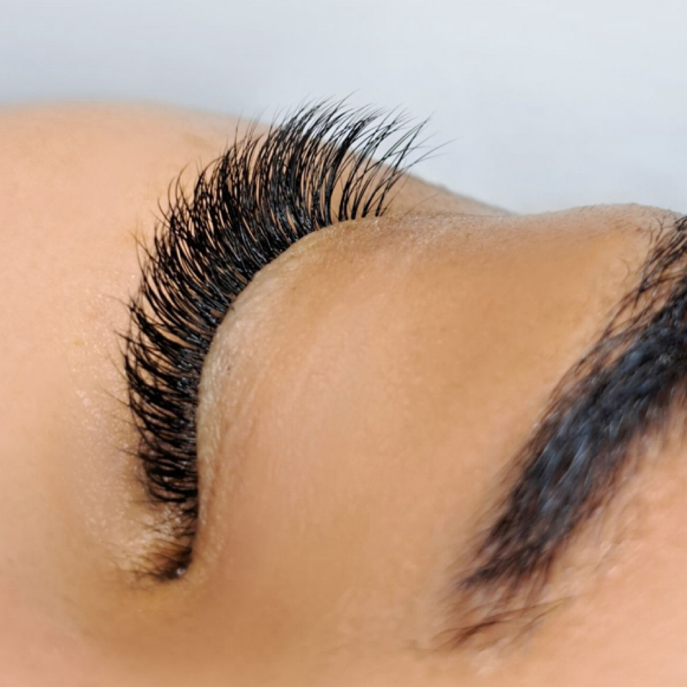 REFINED - Cluster Lash Experience at BROŪŪS SPA in Houston, TX