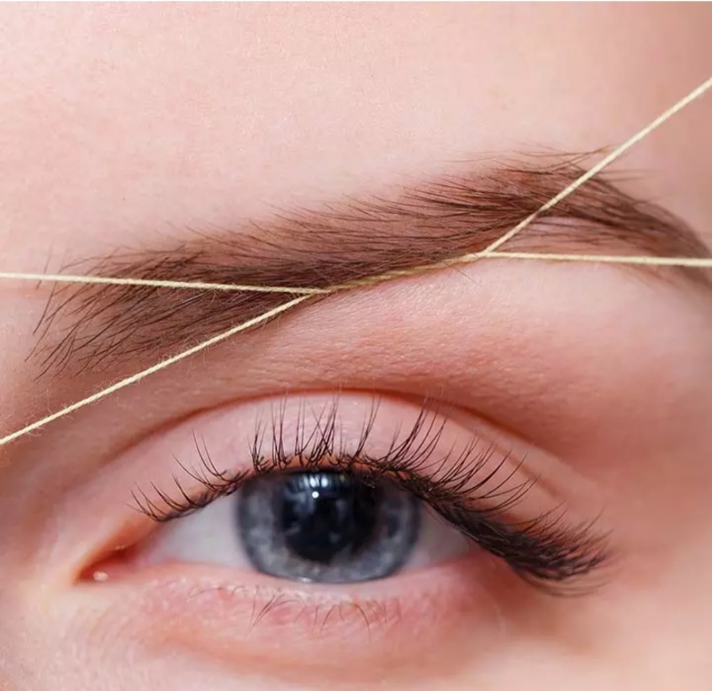 Eyebrows Threading