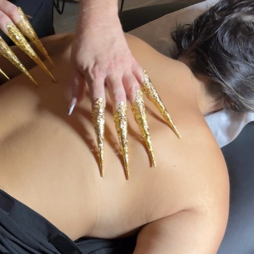 30 minute Back Scratch at Allie-Bella HeadSpa & Facials in Boca Raton, FL