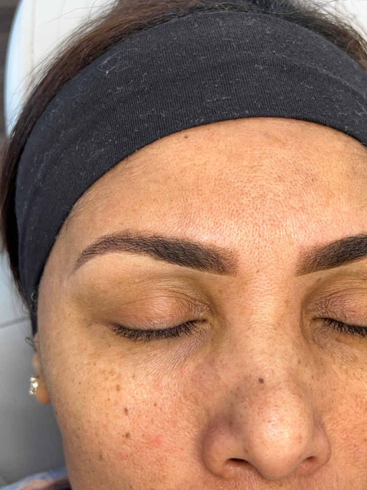 Brow Shaping & Henna