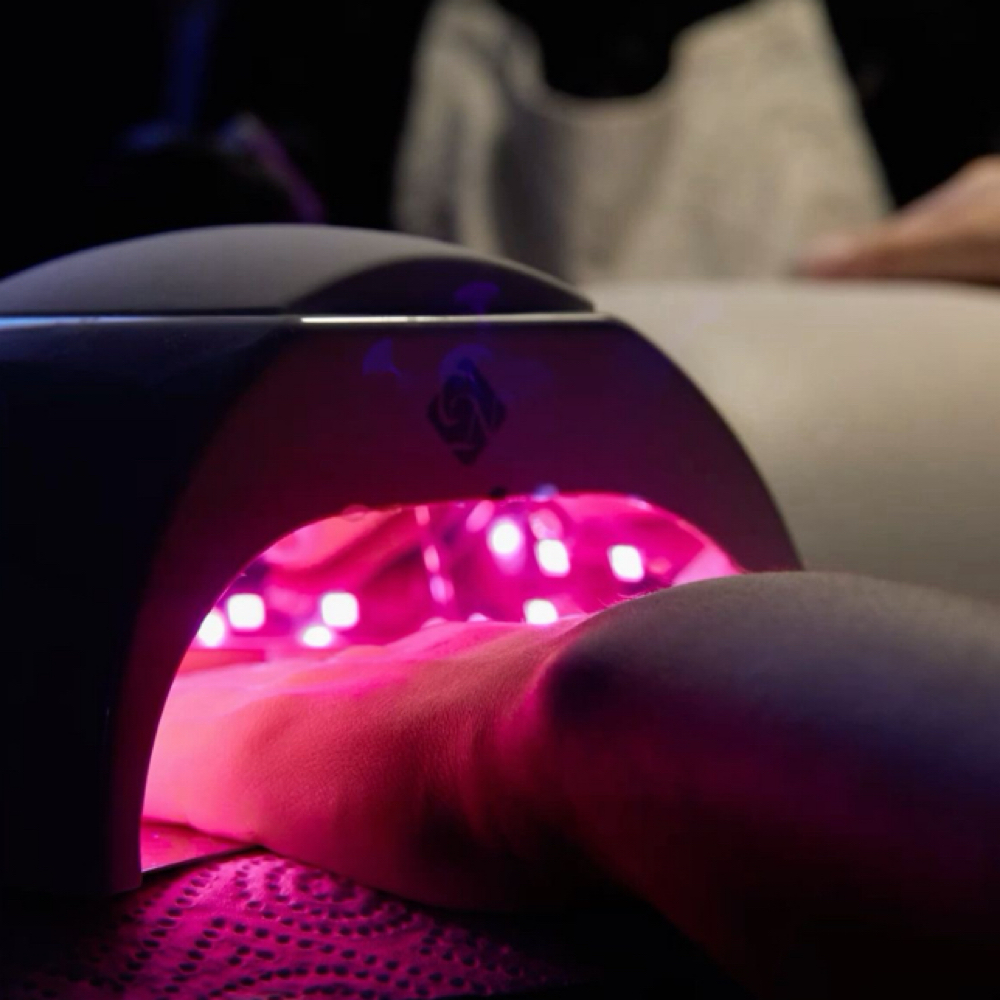 Gel Polish Change Hands at Foxy Nails Bar West Palm Beach in West Palm Beach, FL