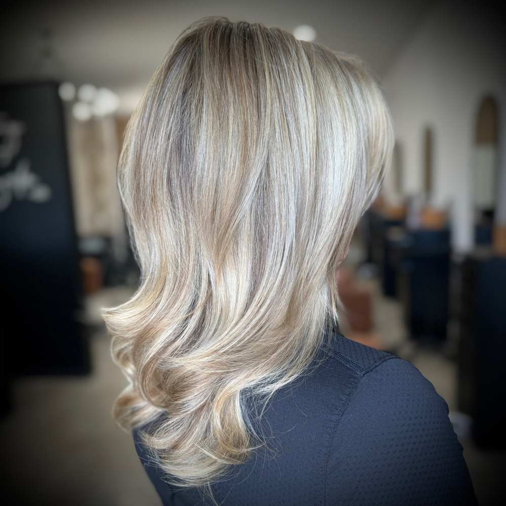 Partial Blonding Service