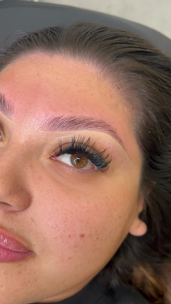 Brow Lamination & Shaping