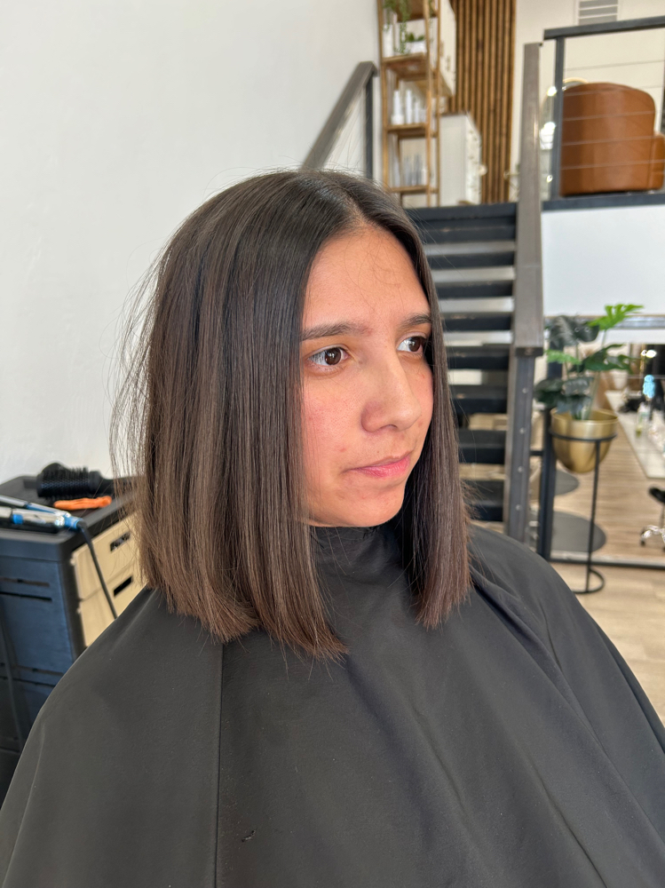 Women’s Haircut With Blowout
