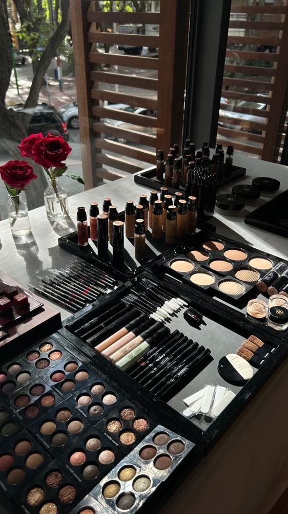 Ultimate 1on1  Makeup Lesson