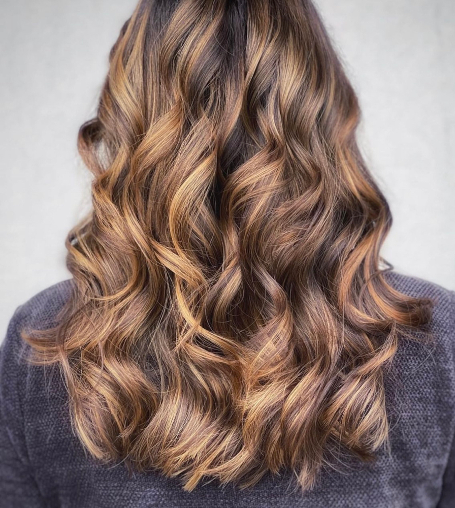 Shampoo Blowout/thermal at Nikkia McHugh in Dover, NH