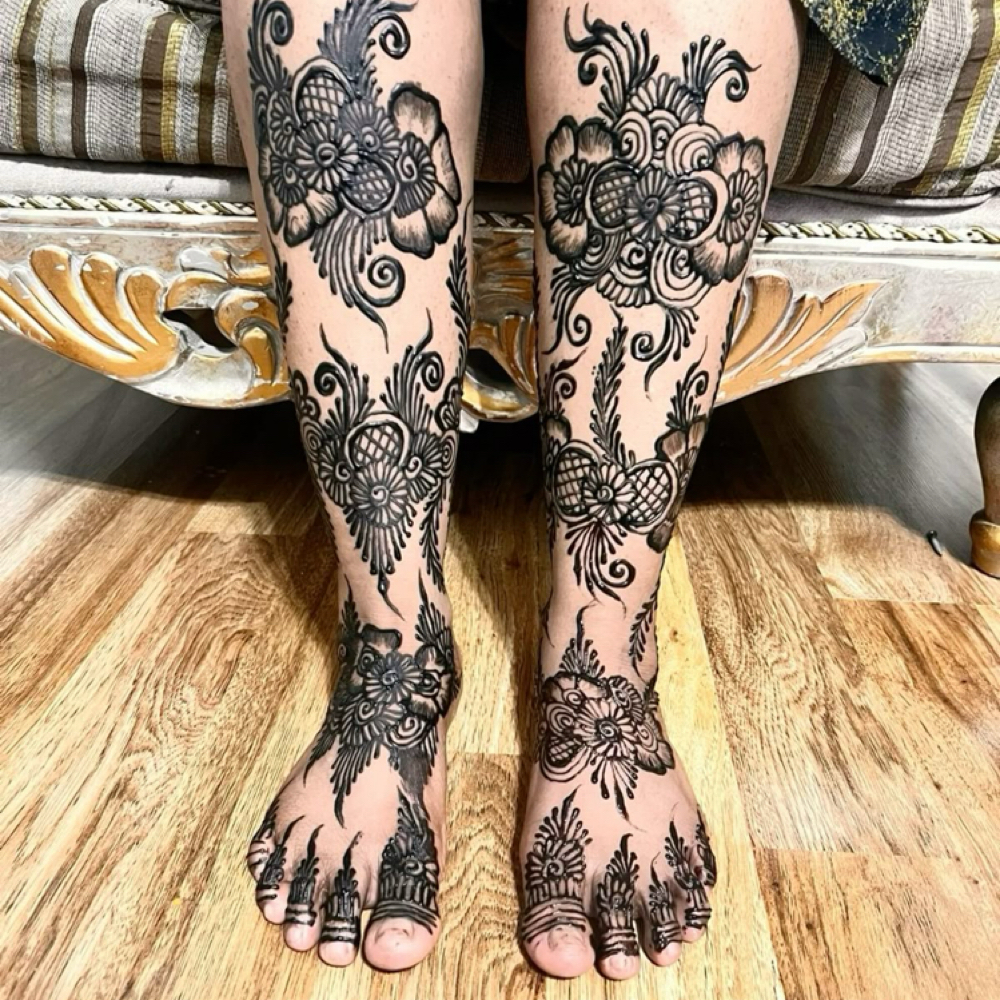 Knee at Medusa Beauty Collective in Amarillo, TX