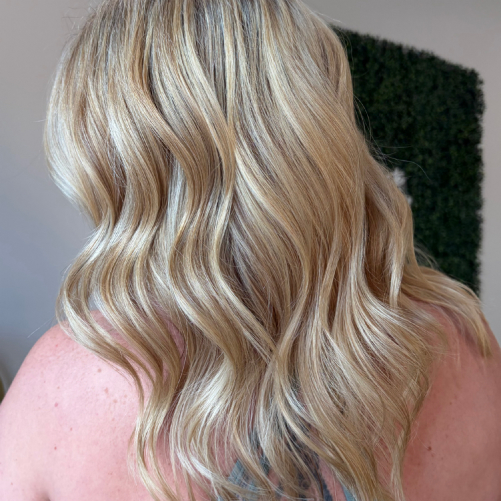 🤍Full custom blonding at 121 Studio in Marshall, IL