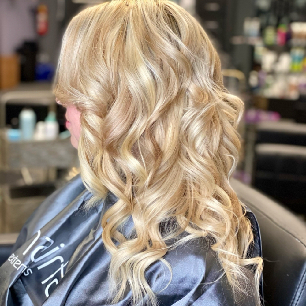 Extensions Application at Pretty Parlor Salon in Elizabethtown, PA