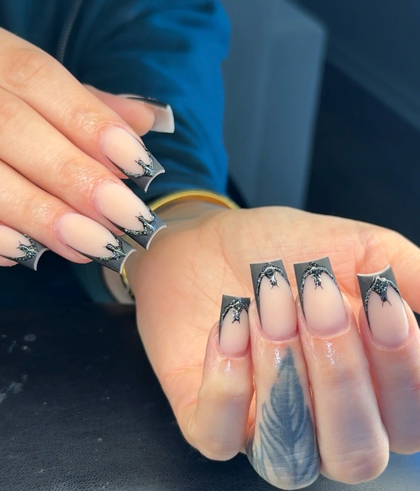 Medium acrylic nails