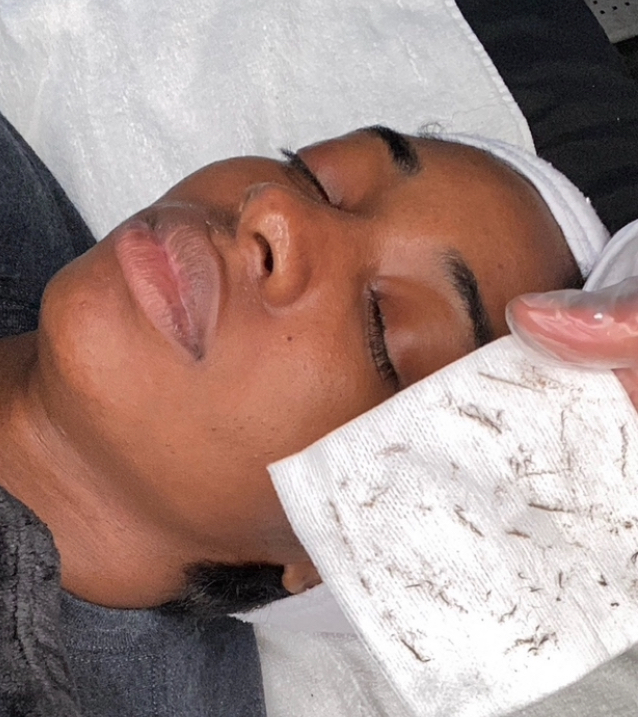 Dermaplaning Facial (40 Min)