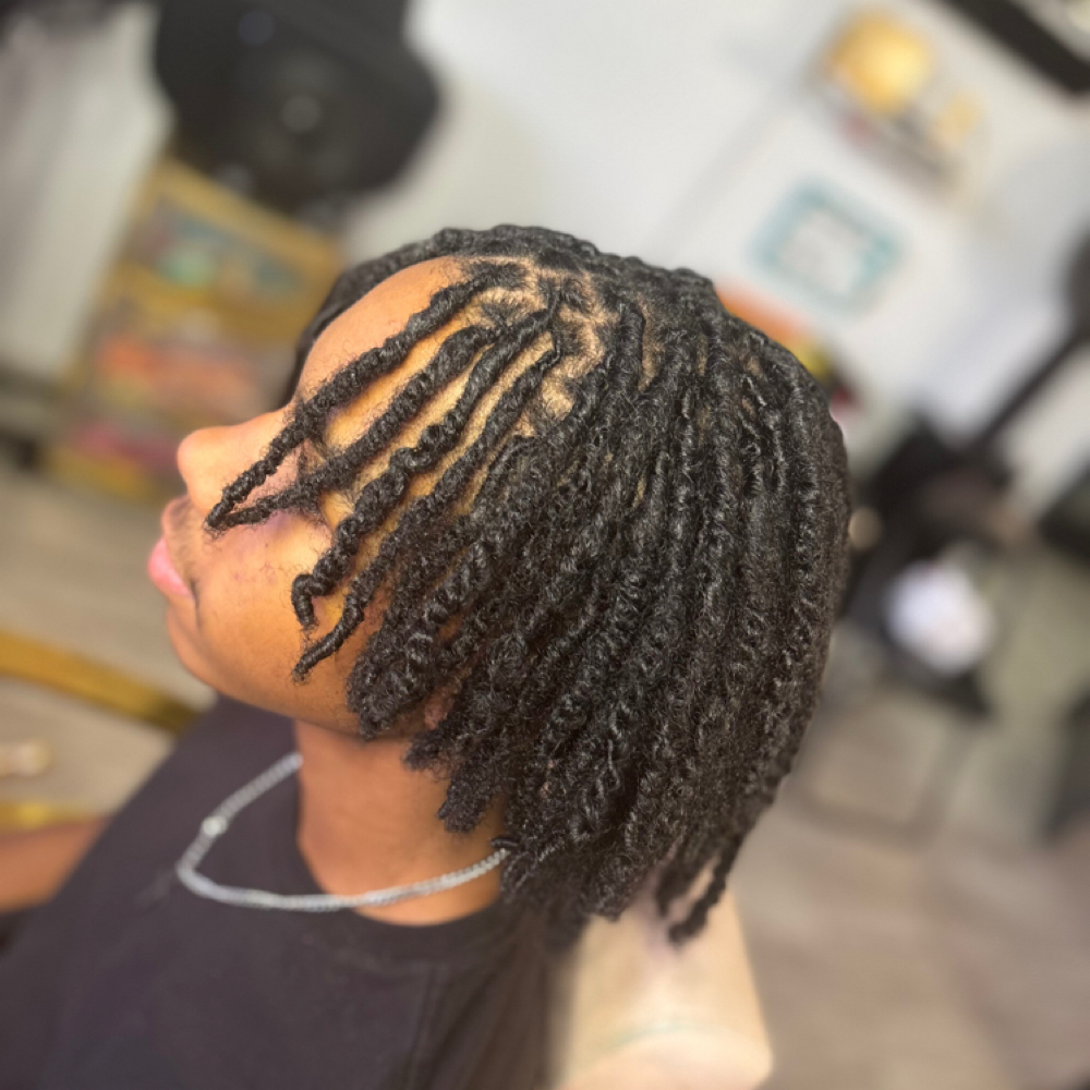 Interlock Maintenance Experience at Colorful Creations By Chelsea LLC in Carrollton, TX