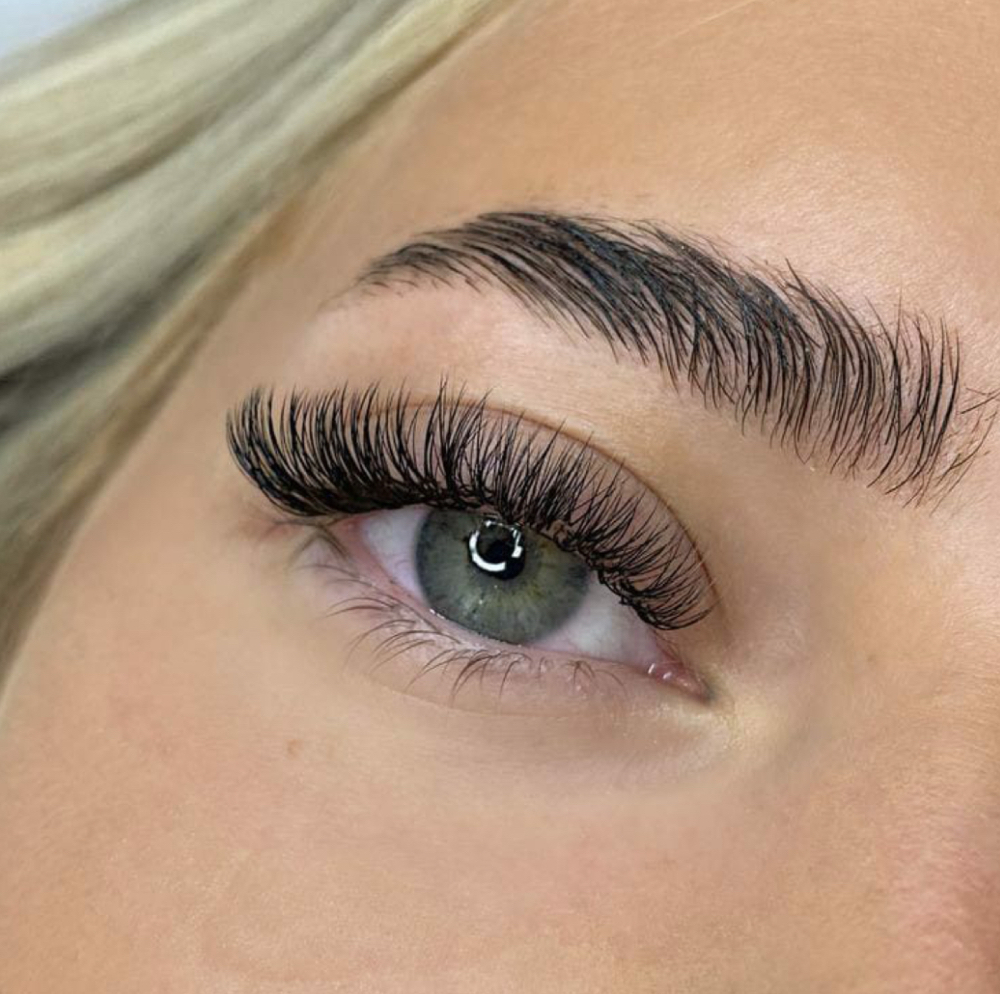 Volume Lashes Full Set