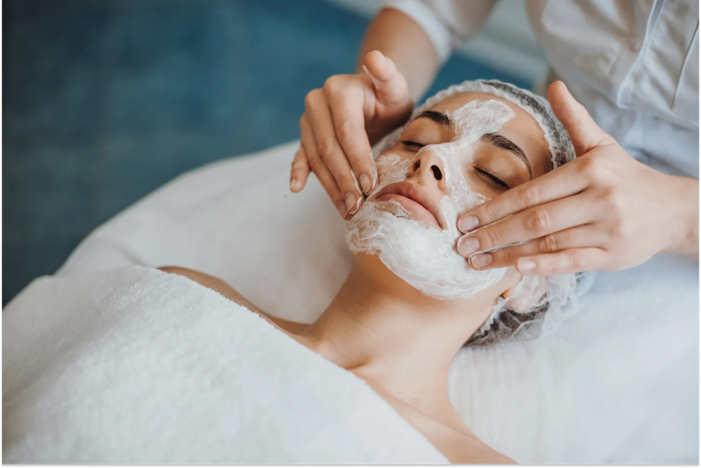 CUSTOMIZED FACIAL