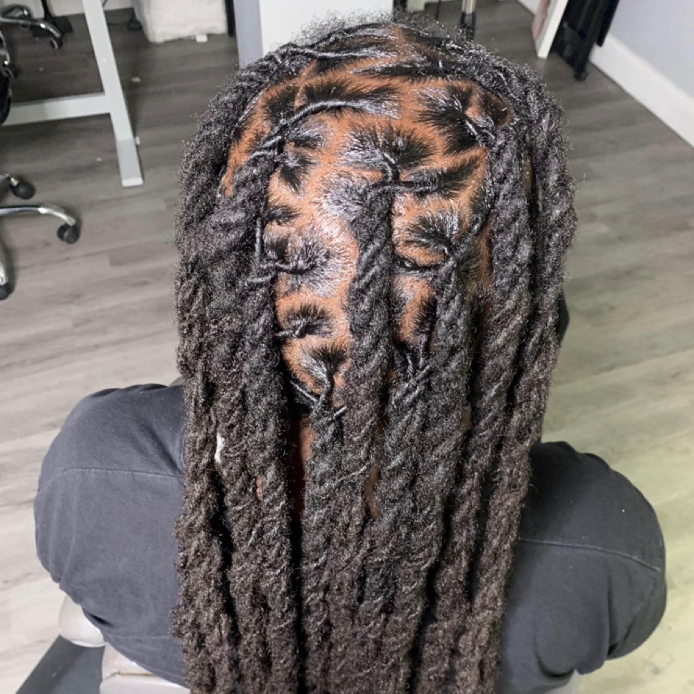 Loc Retwist at Spice beauty bar in Chicago, IL
