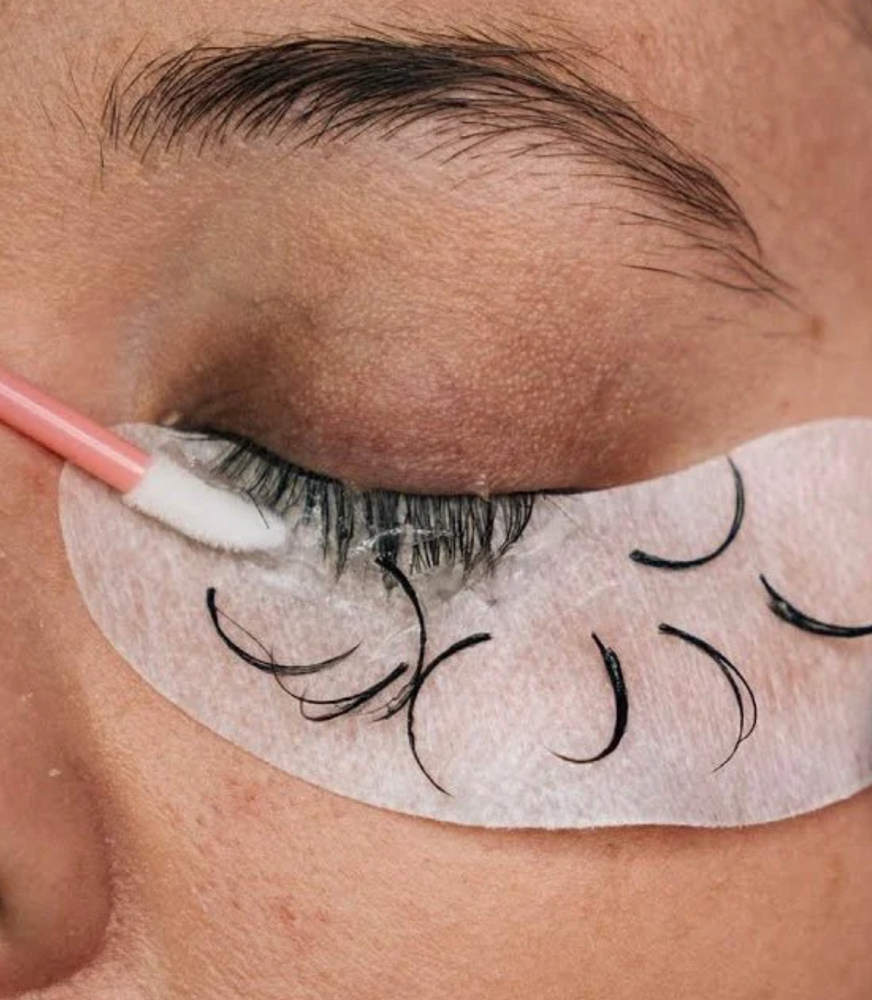 Lash Removal