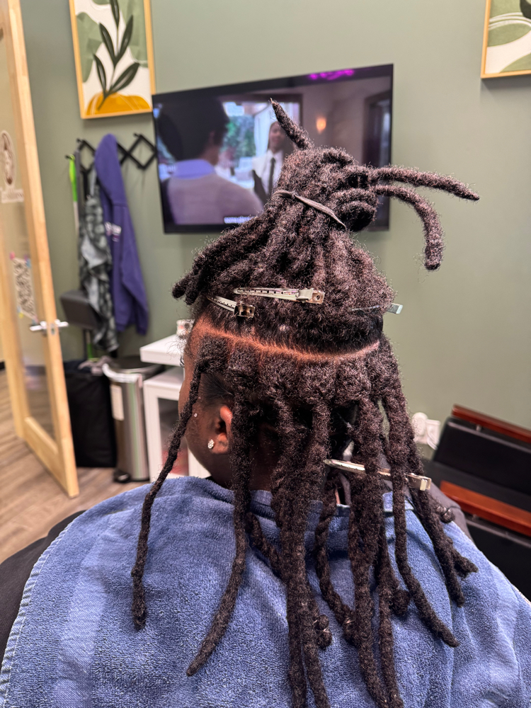 Crochet Maintence W/ Retwist at Lavish Locs in Bowie, MD