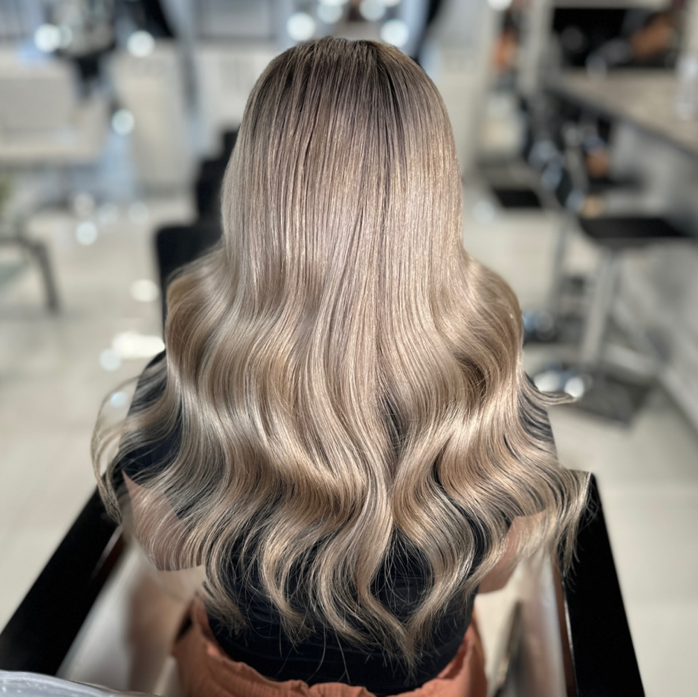 VIRGIN BLONDE BLEACH OUT