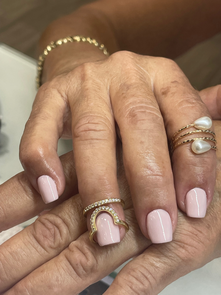 Rubber Base at Dominican beauty salon by alma in Miami, FL