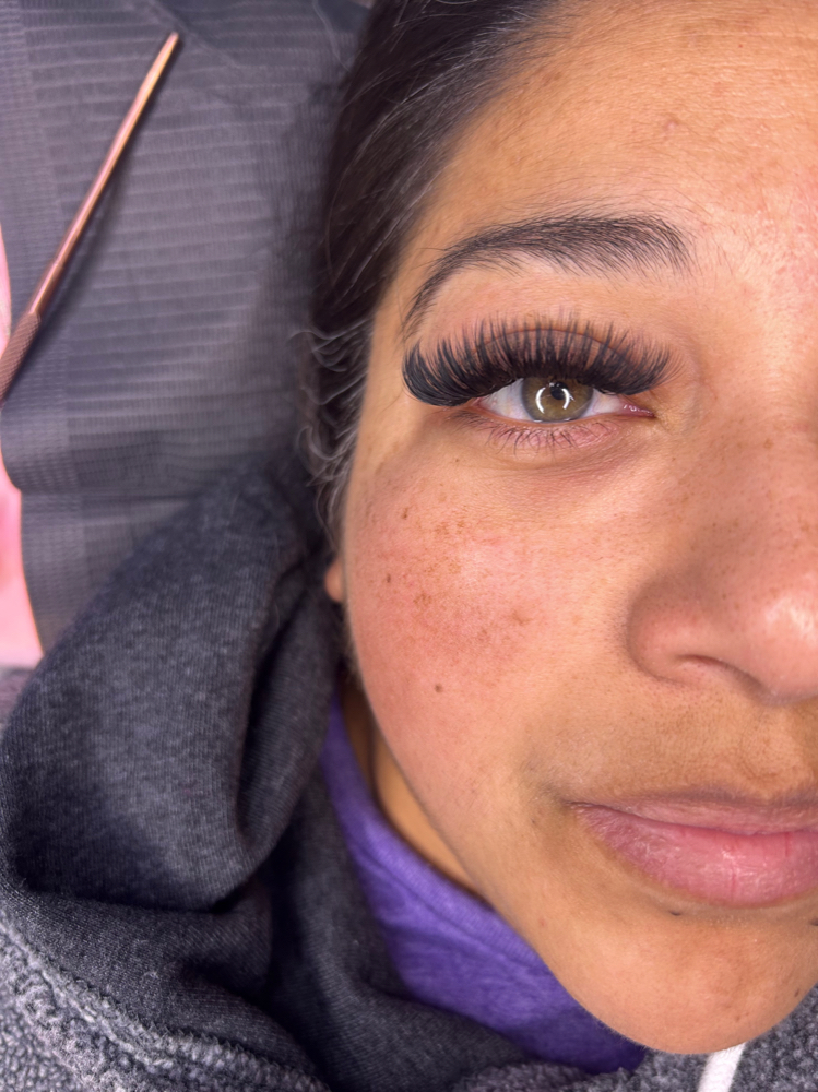 3 Week Volume Lash Fill