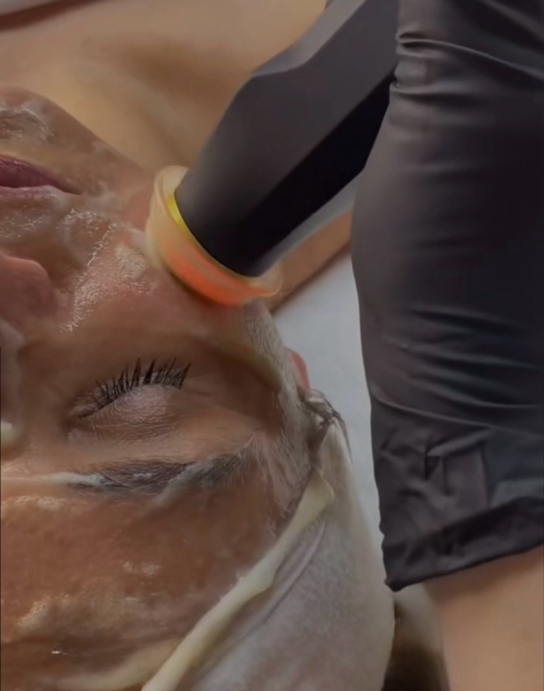 Oxygen Glo² Facial