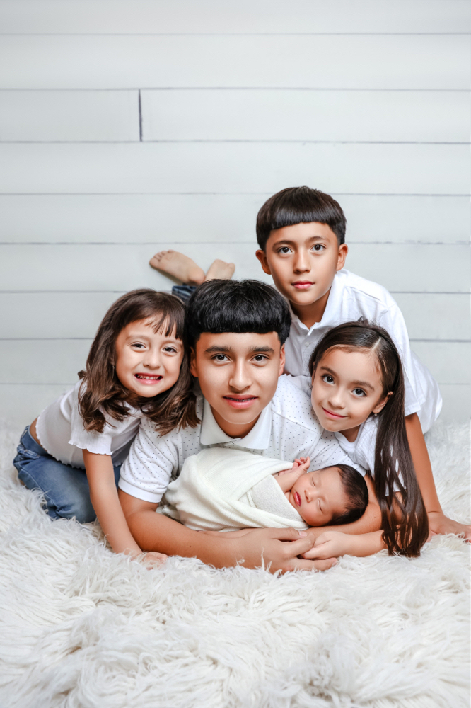 Newborn & Siblings(Maternity Client