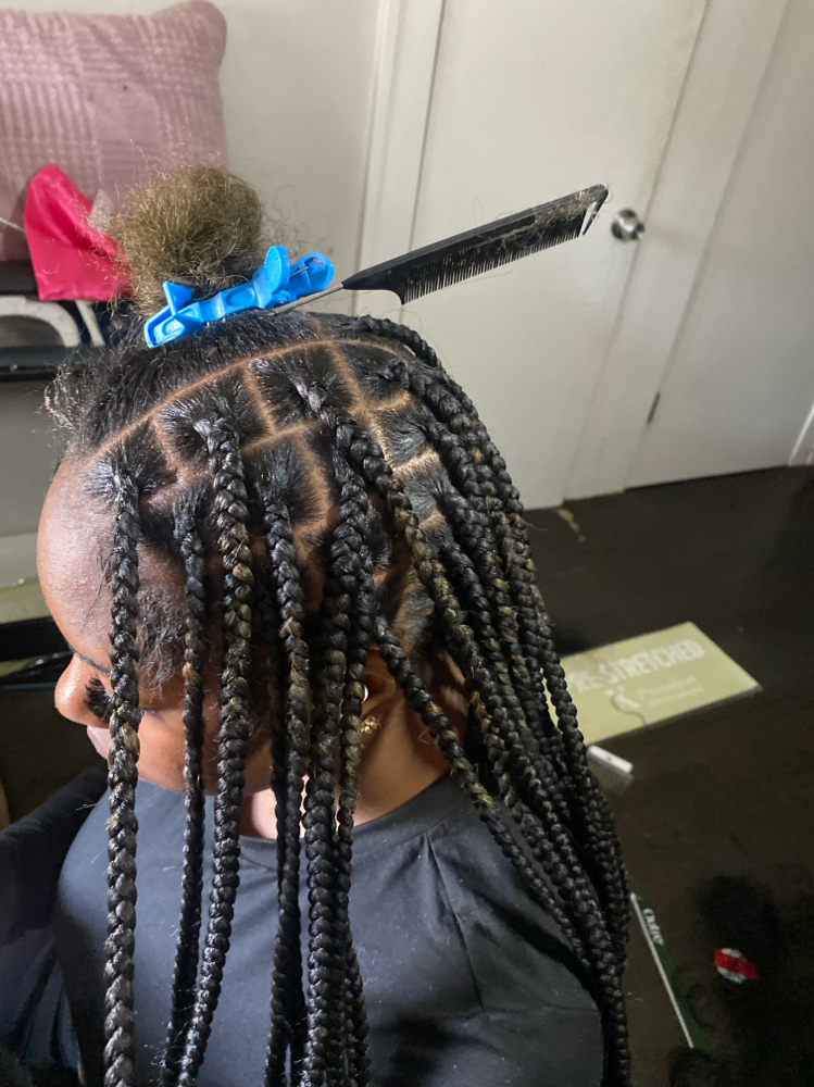 medium knotless ( butt length )
