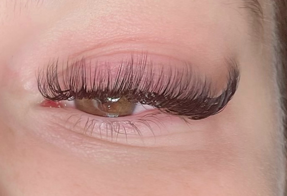 Full Set Classic Eyelash Extensions