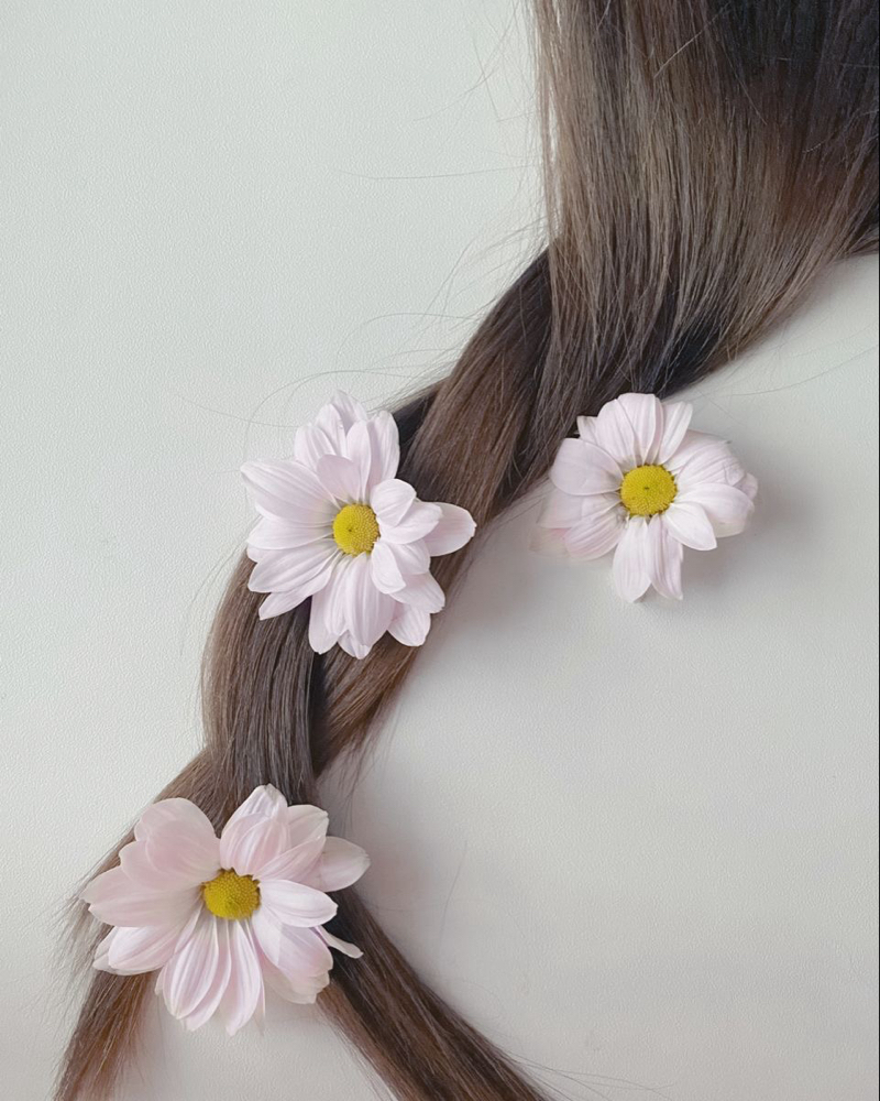 2 Flower Girls