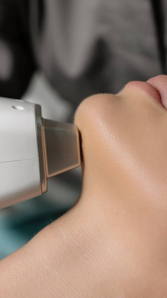 Neck / Cuello at LUXOR BEAUTY BAR in ALPHARETTA, GA