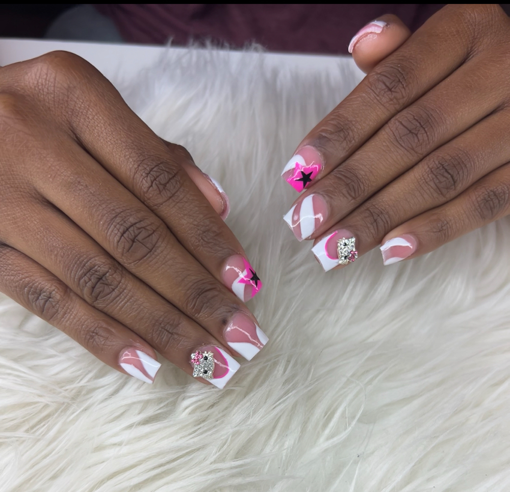 Short-Freestyle Full Set at Lisa’s Nail House in Tampa, FL