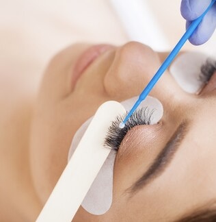 Eyelash Extension Removal