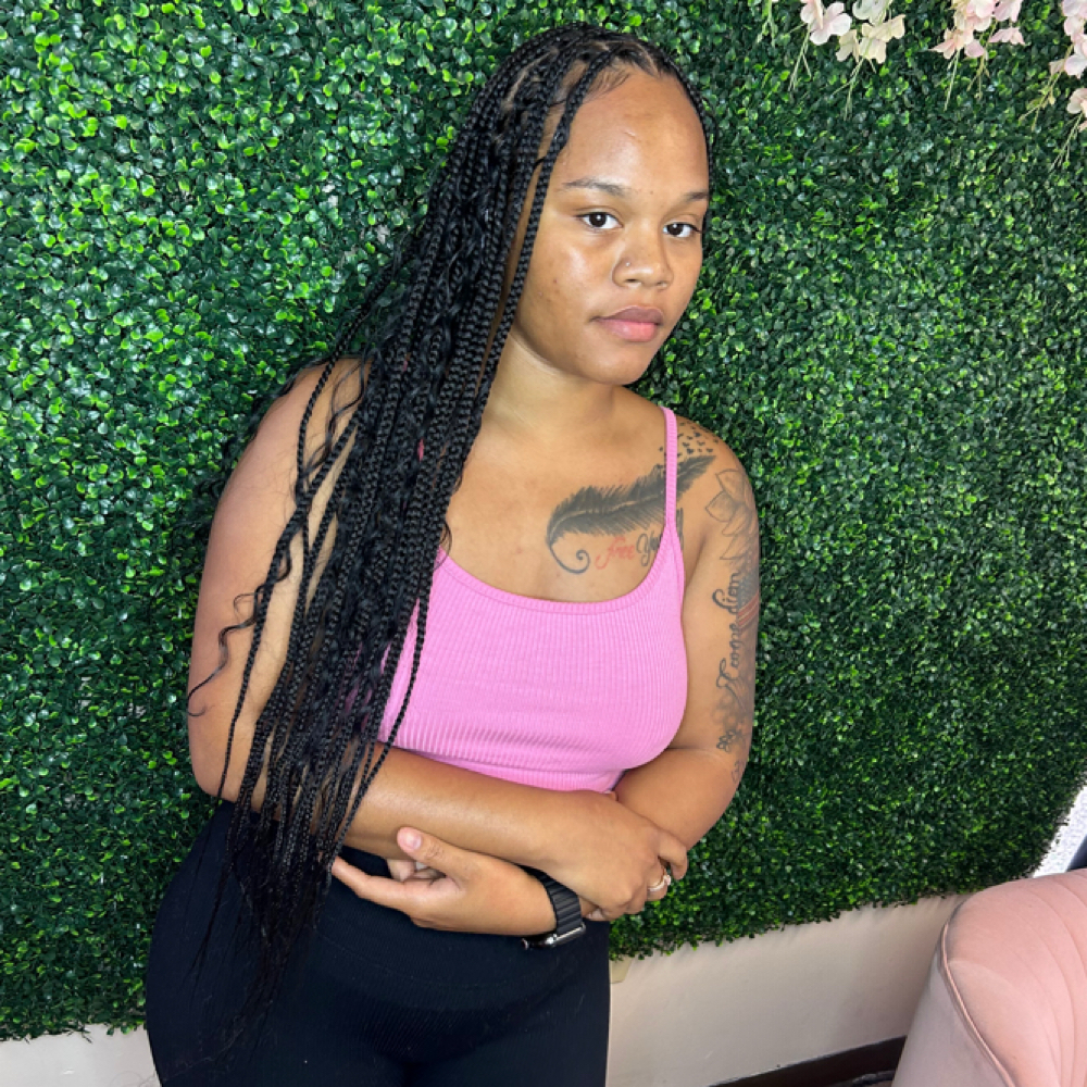 Small/medium Bohemian Knotless at Lyric Gifted Hands in Carson, MS